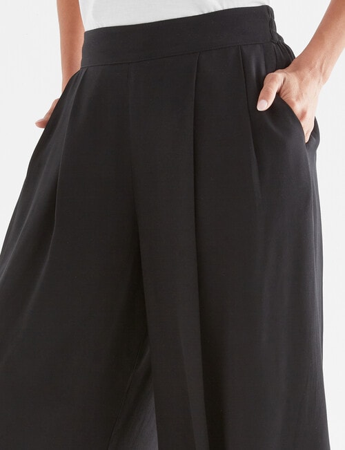 Vero Moda Petite culotte pants in black | ASOS