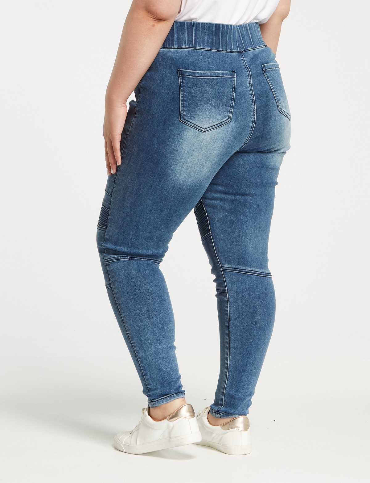 Denim Republic - Blue Jeans on Designer Wardrobe