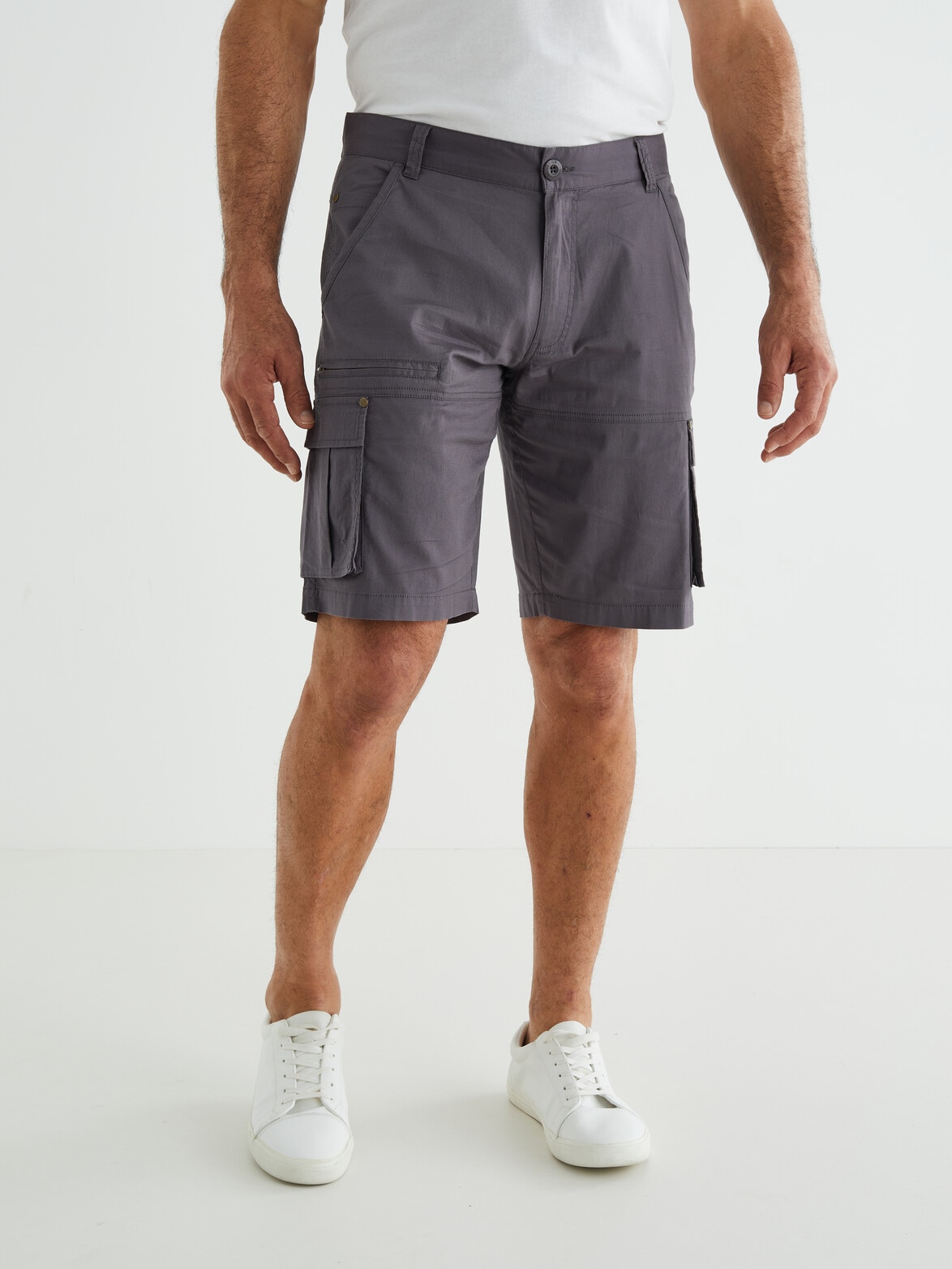 Logan Decoy Short, Charcoal - Shorts