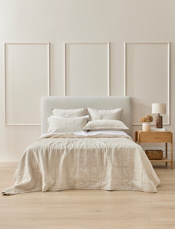 Kate Reed Perry Linen Quilt, Natural product photo