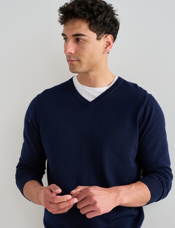 North South Merino V Neck Jumper, Navy product photo