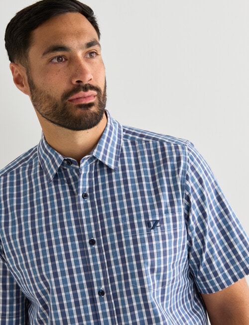 Line 7 Jace Short Sleeve Shirt, Navy product photo View 04 L