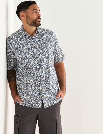 Kauri Trail Print Short Sleeve Shirt, Blue product photo