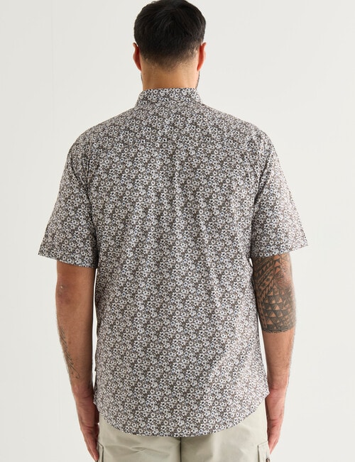 Kauri Trail Print Short Sleeve Shirt, Brown product photo View 02 L