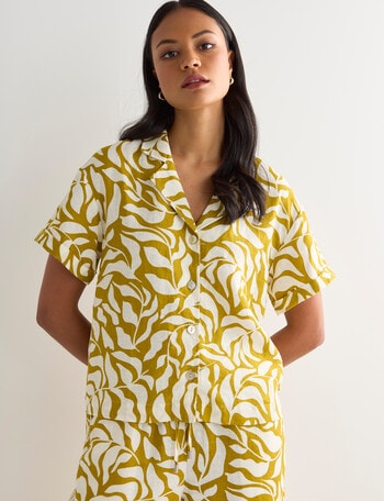 Zest Linen Short Sleeve Shirt, Stencil Print Honey product photo