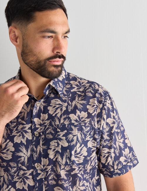 Kauri Trail Floral Short Sleeve Slub Shirt, Navy product photo View 04 L