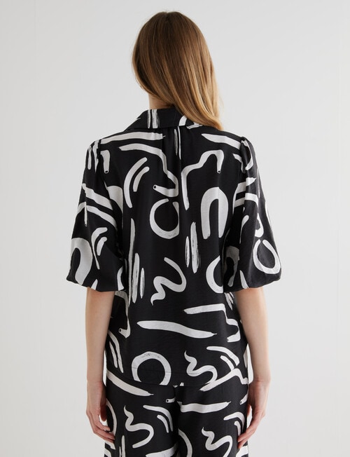 Whistle Swirl Print 3/4 Shirt, Black product photo View 02 L