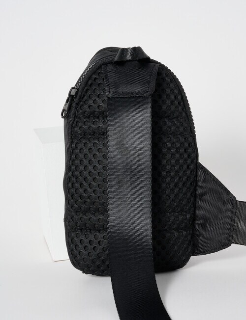 No Issue Shoulder Bag, Black product photo View 02 L