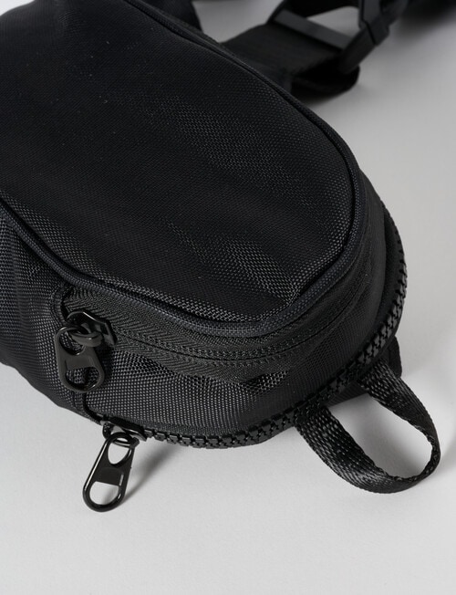 No Issue Shoulder Bag, Black product photo View 05 L