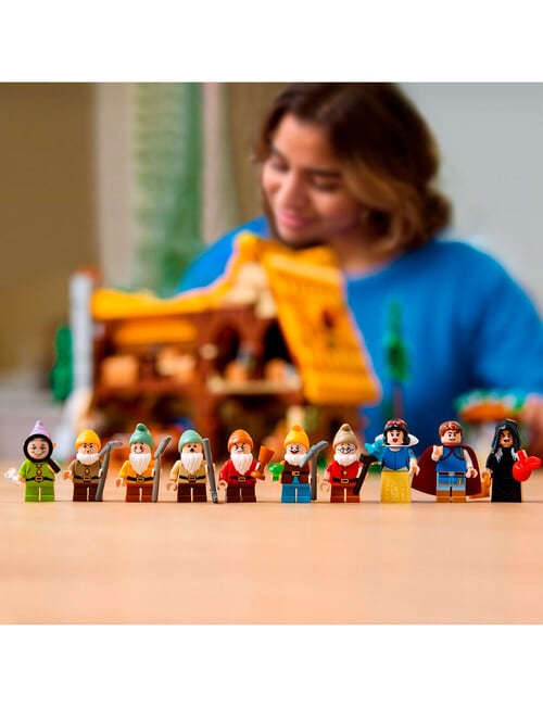 LEGO Disney Princess Snow White and the Seven Dwarfs' Cottage, 43242 product photo View 10 L