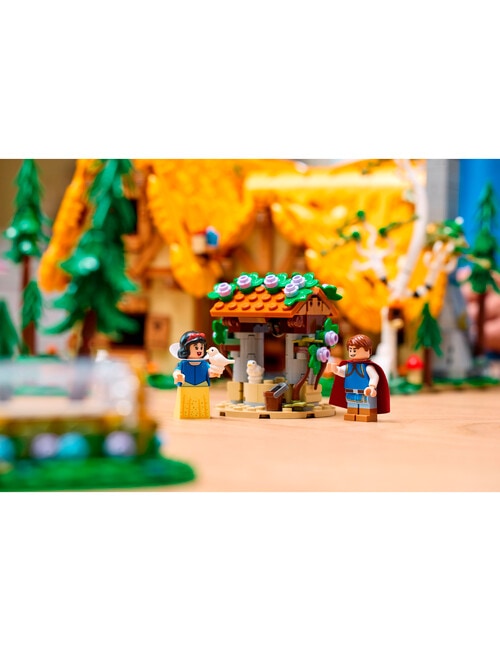 LEGO Disney Princess Snow White and the Seven Dwarfs' Cottage, 43242 product photo View 13 L