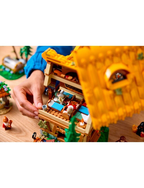LEGO Disney Princess Snow White and the Seven Dwarfs' Cottage, 43242 product photo View 17 L