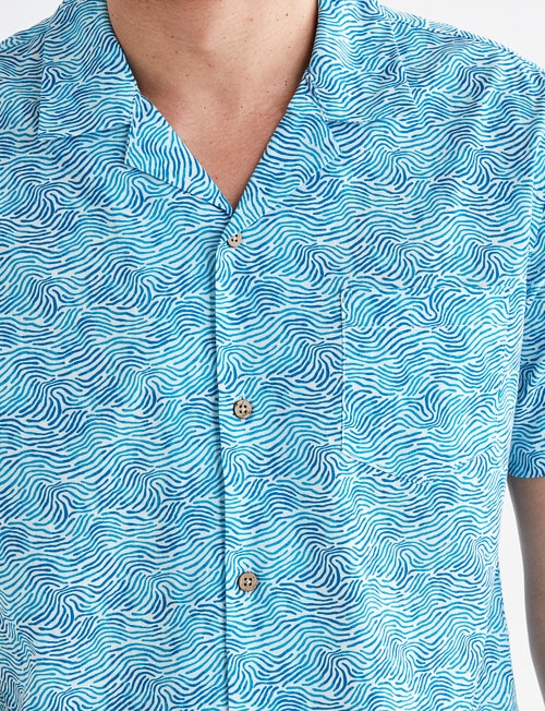 Gasoline Swirls Short Sleeve Slub Shirt, Light Blue product photo View 04 L