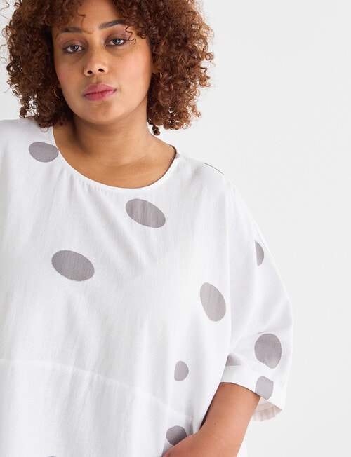 Studio Curve Spot Linen Blend Pocket Front Tunic, White & Silver product photo View 04 L