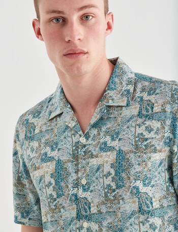 Tarnish Ditsy Paisley Short Sleeve Shirt, Mint Green product photo