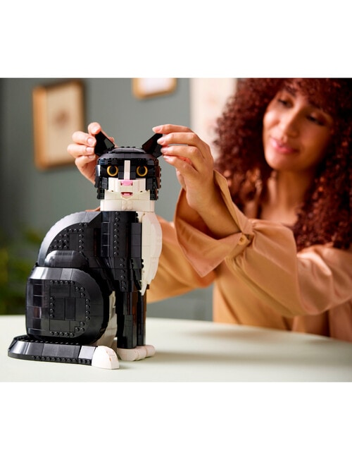 LEGO Ideas Tuxedo Cat, 21349 product photo View 09 L