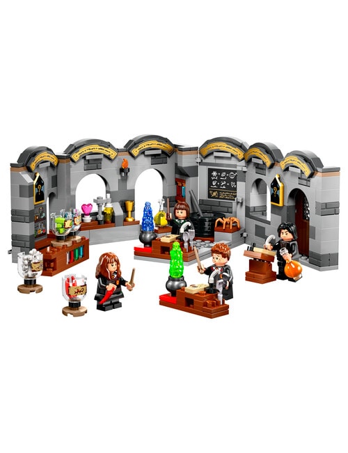 LEGO Harry Potter Hogwarts Castle Potions Class, 76431 product photo View 03 L
