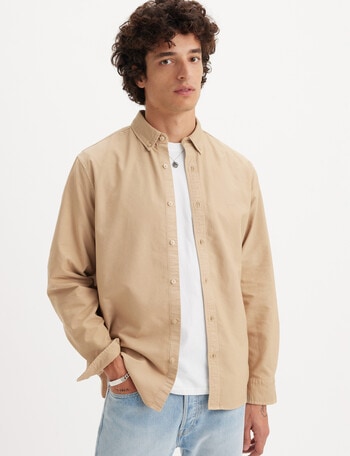 Levis discover levi's® men's button-down shirt in tan and enjoy a casual, relaxed fit with 100% cotton comfort. product photo