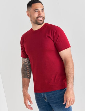 Chisel Ultimate Crew Tee, Berry product photo